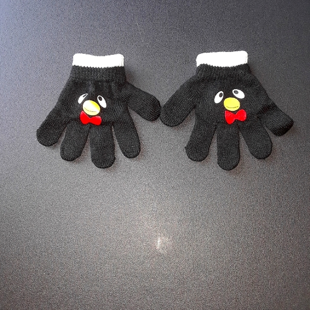 Black and White Penguin Winter Gloves